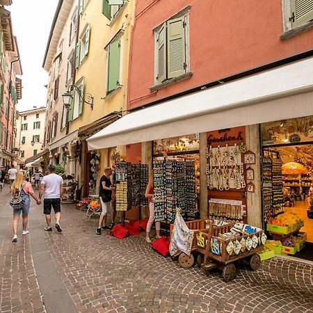 Appartamento Centro Storico Riva - Happy Rentals Luaran gambar