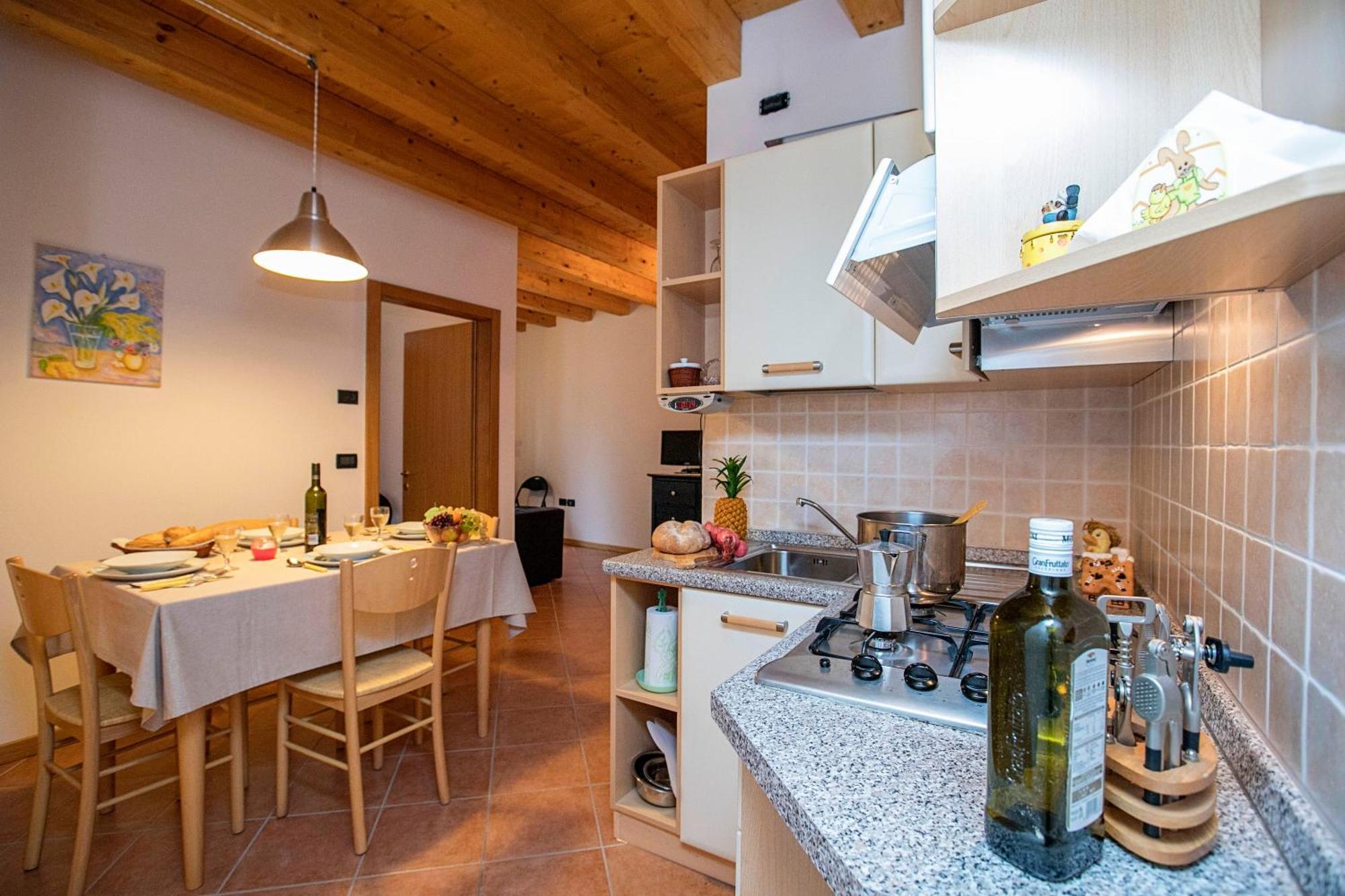 Appartamento Centro Storico Riva - Happy Rentals Luaran gambar